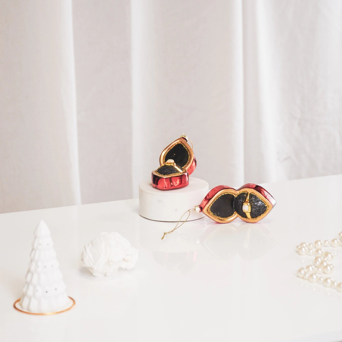 Christmas Ornament - Ring in Box - Musgo Bazar