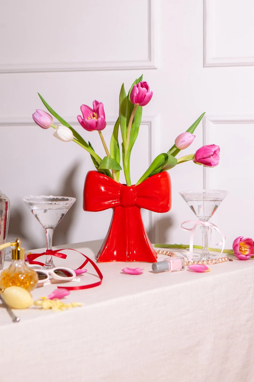 DOIY - Bow Vase - Musgo Bazar