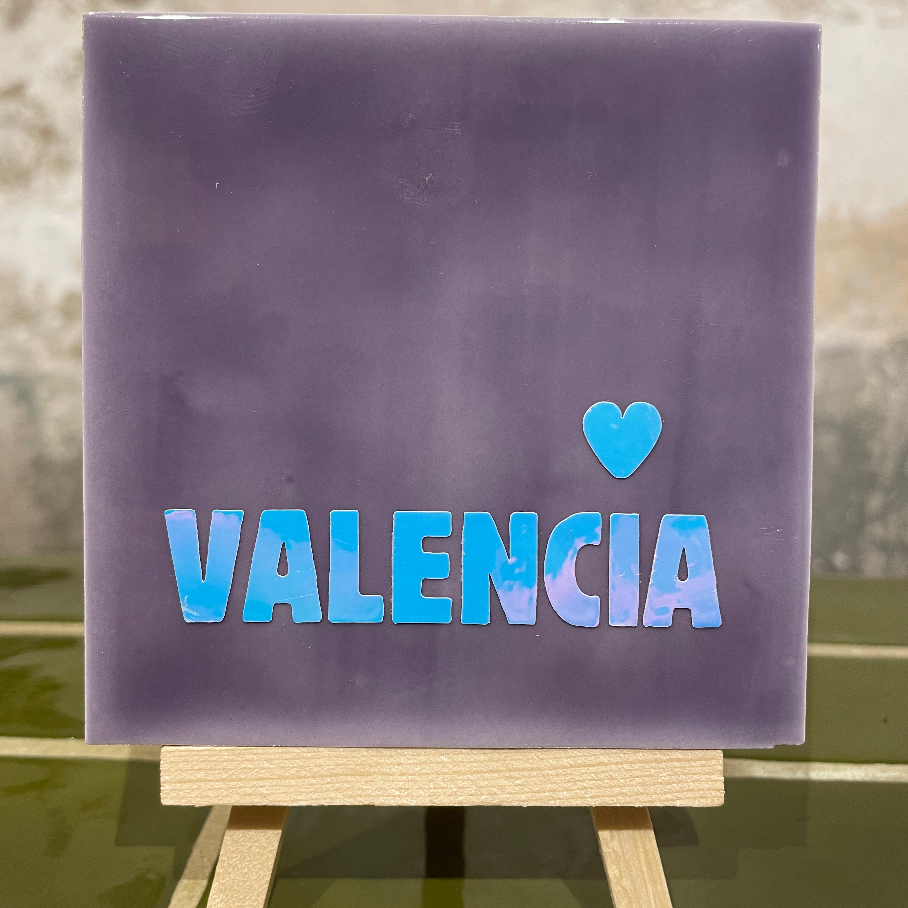 Azulejo artesanal “Valencia” – Recuerdo con alma (1 - Lila)