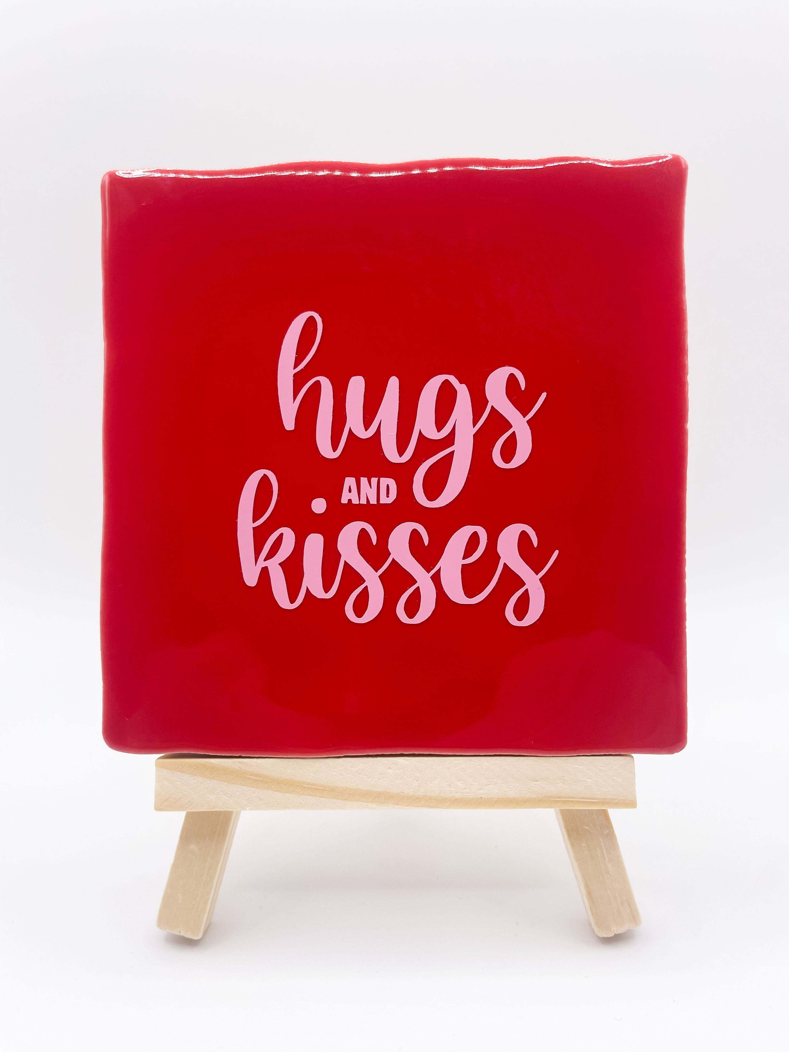 Quote Tile 'Hugs & Kisses' - Musgo Bazar